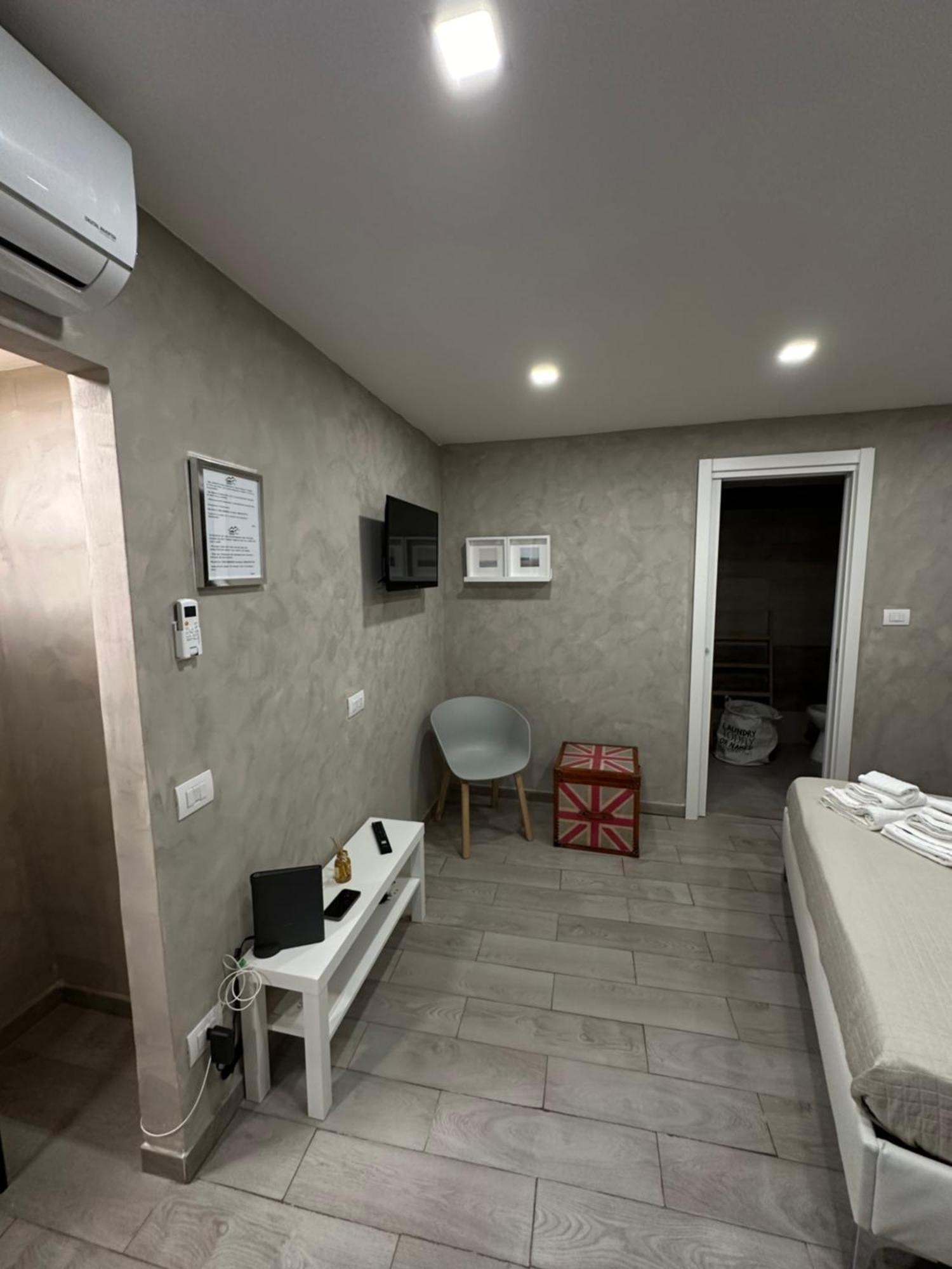 Carlotta'S Home 18 เนเปิลส์ ภายนอก รูปภาพ