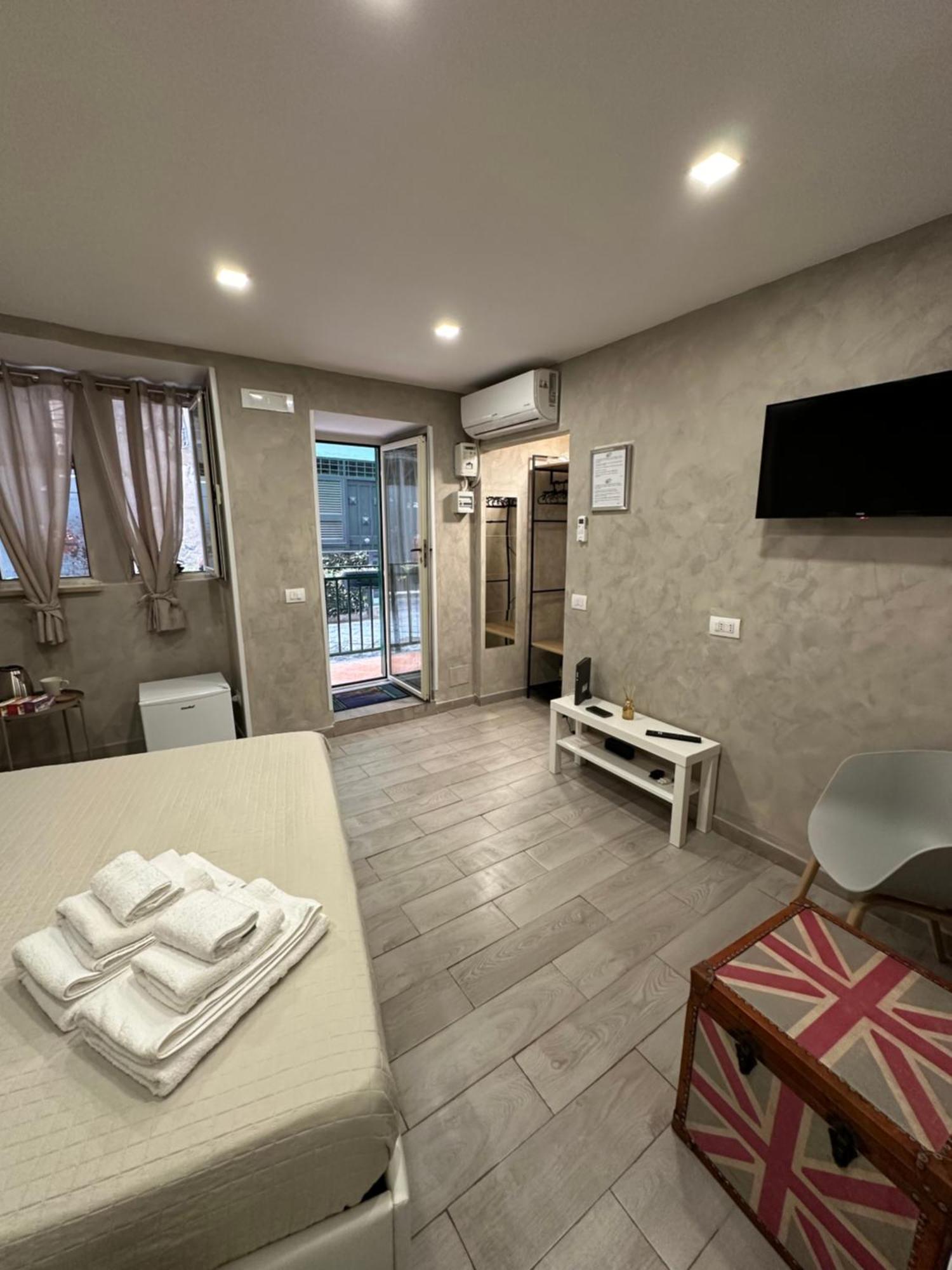 Carlotta'S Home 18 เนเปิลส์ ภายนอก รูปภาพ