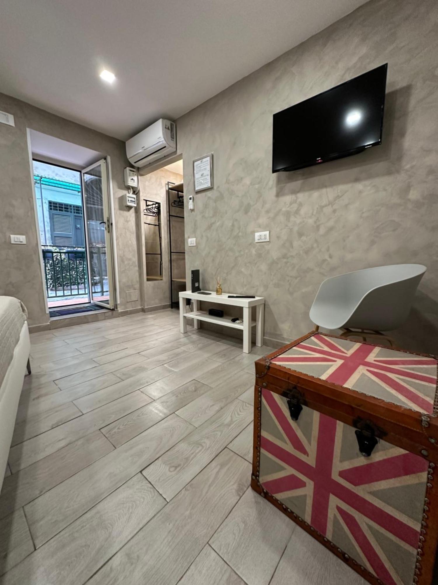 Carlotta'S Home 18 เนเปิลส์ ภายนอก รูปภาพ