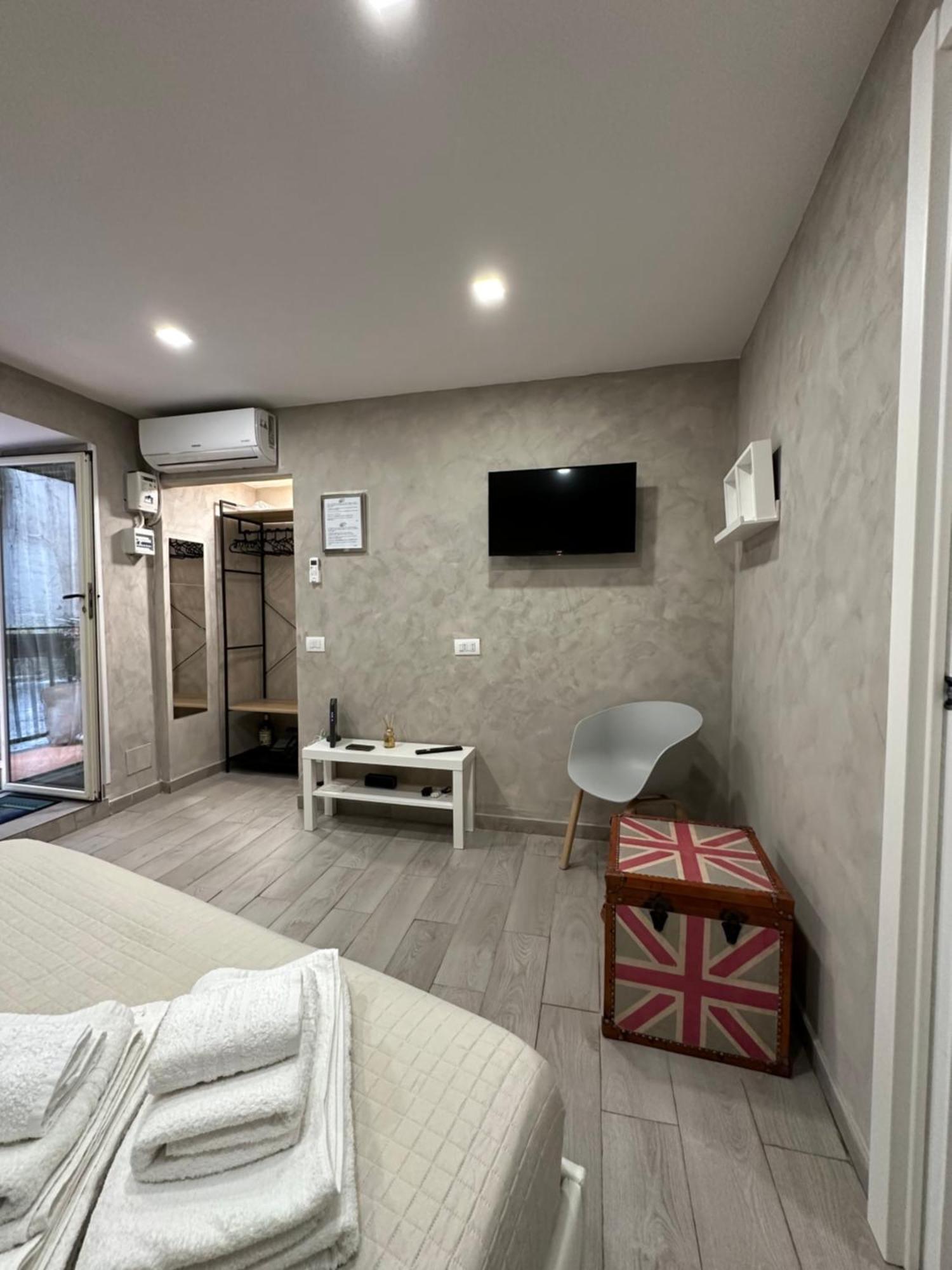 Carlotta'S Home 18 เนเปิลส์ ภายนอก รูปภาพ