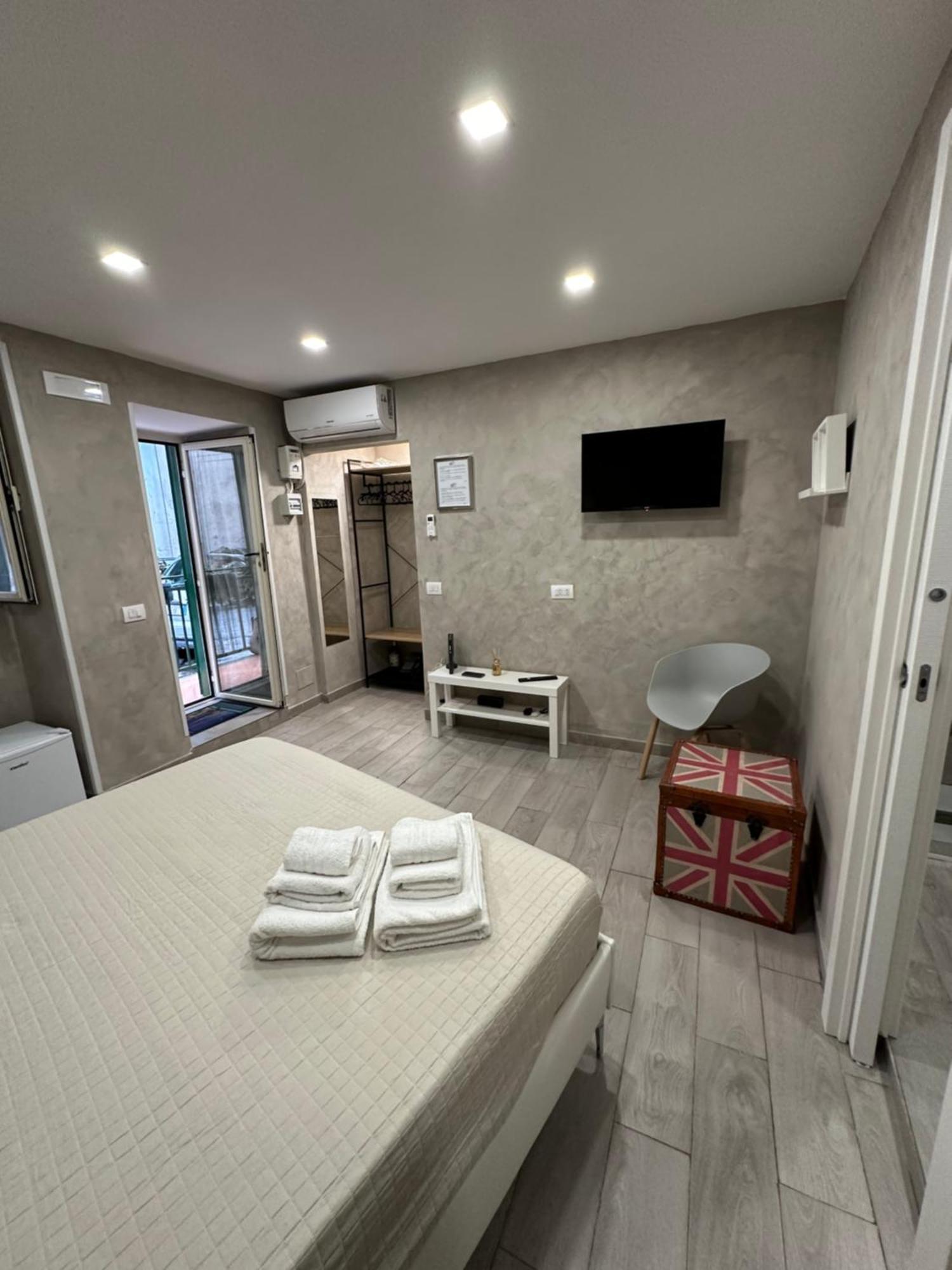 Carlotta'S Home 18 เนเปิลส์ ภายนอก รูปภาพ